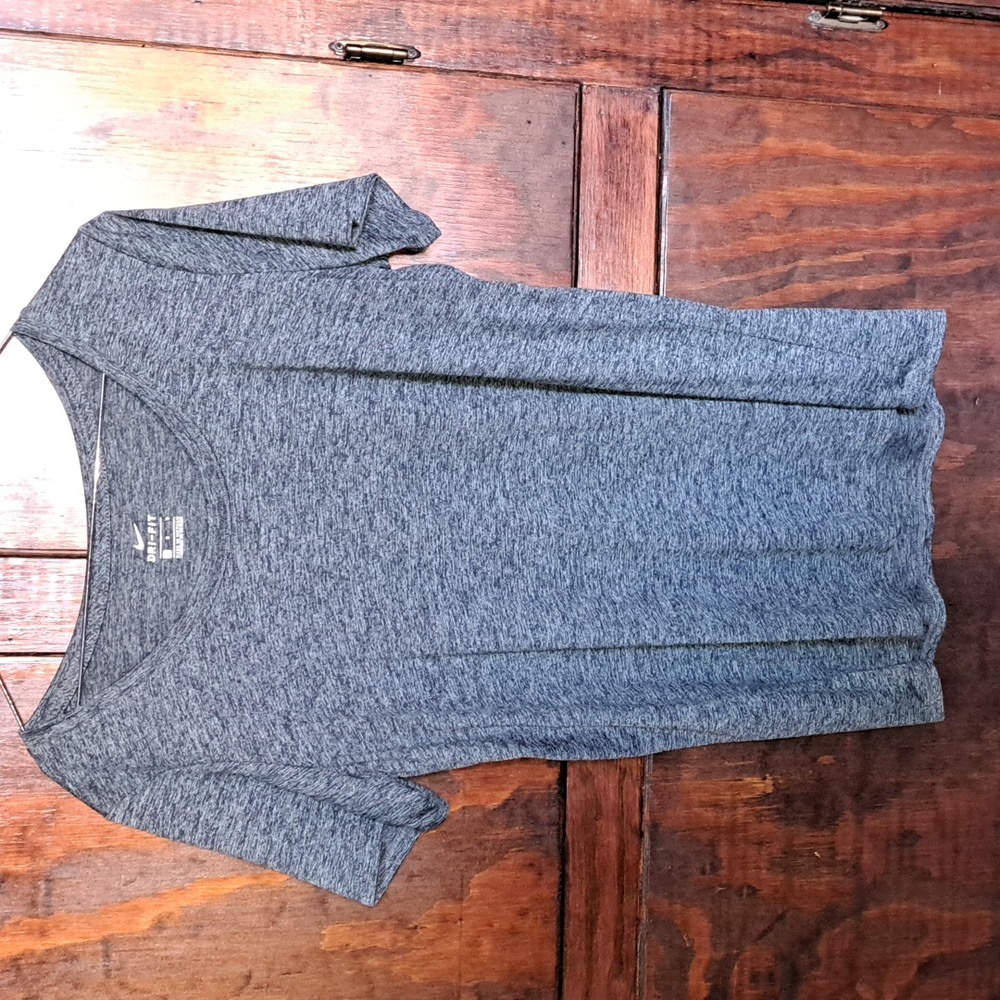 Dri-Fit size large gray short sleeve shirt